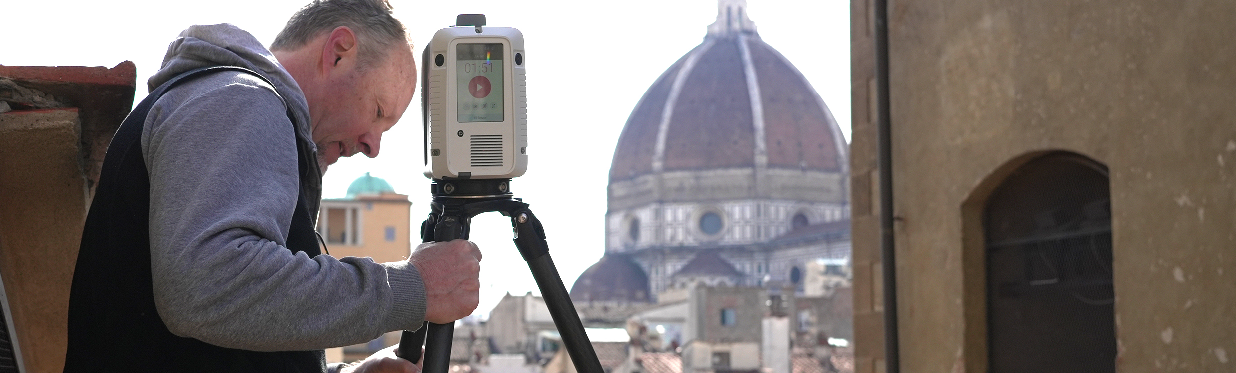 Professor George Bent scans with the Leica RTC360 in Florence